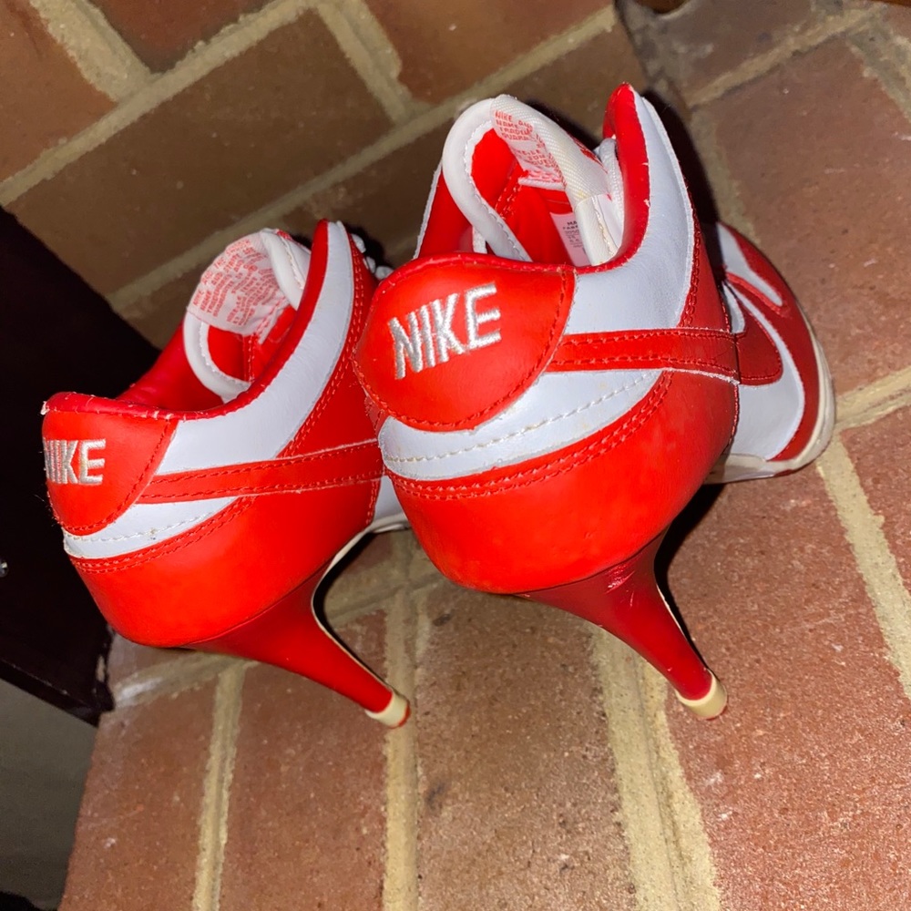 Nike Women's Red and White Heels - Picture 5 of 10